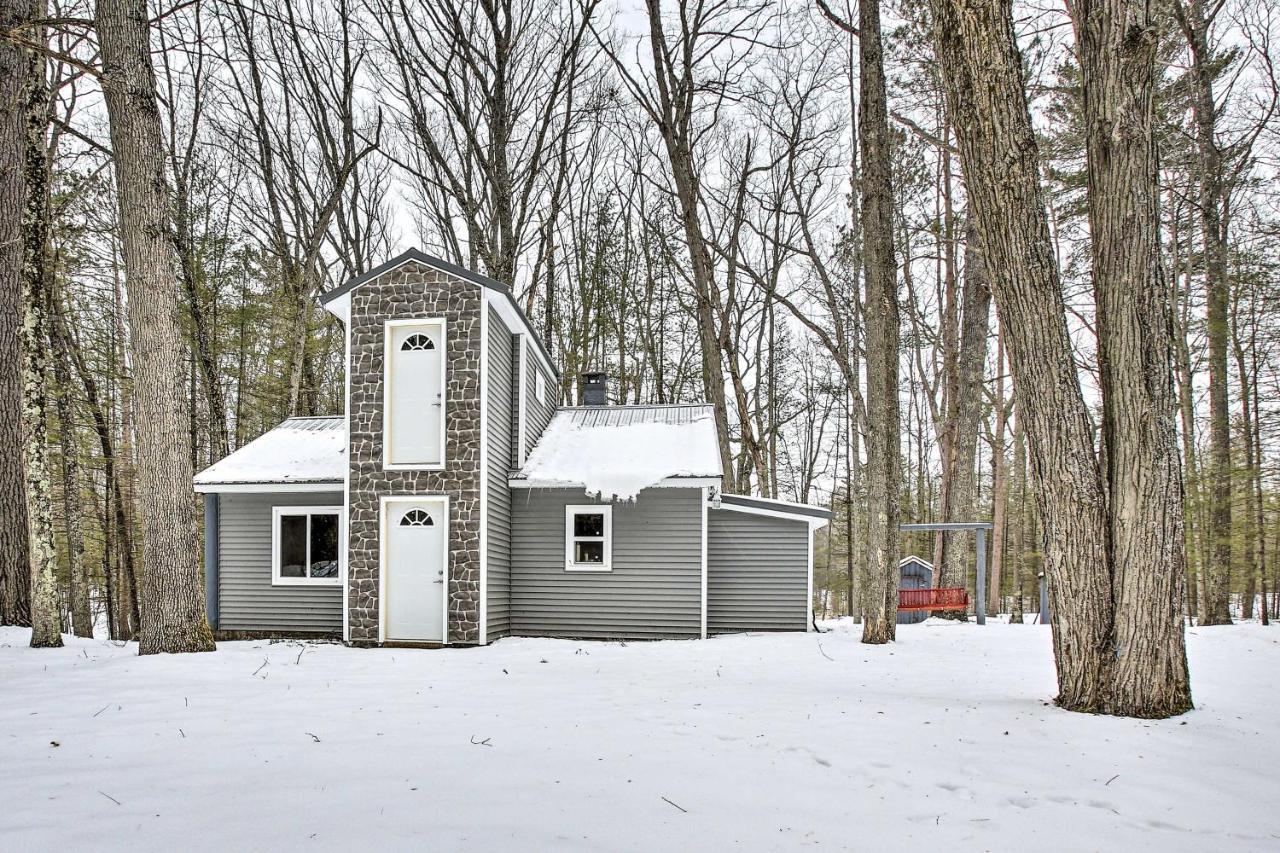 Remote Michigan Retreat On 10 Acres With Grill! Villa Irons Buitenkant foto