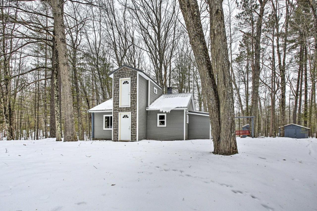 Remote Michigan Retreat On 10 Acres With Grill! Villa Irons Buitenkant foto